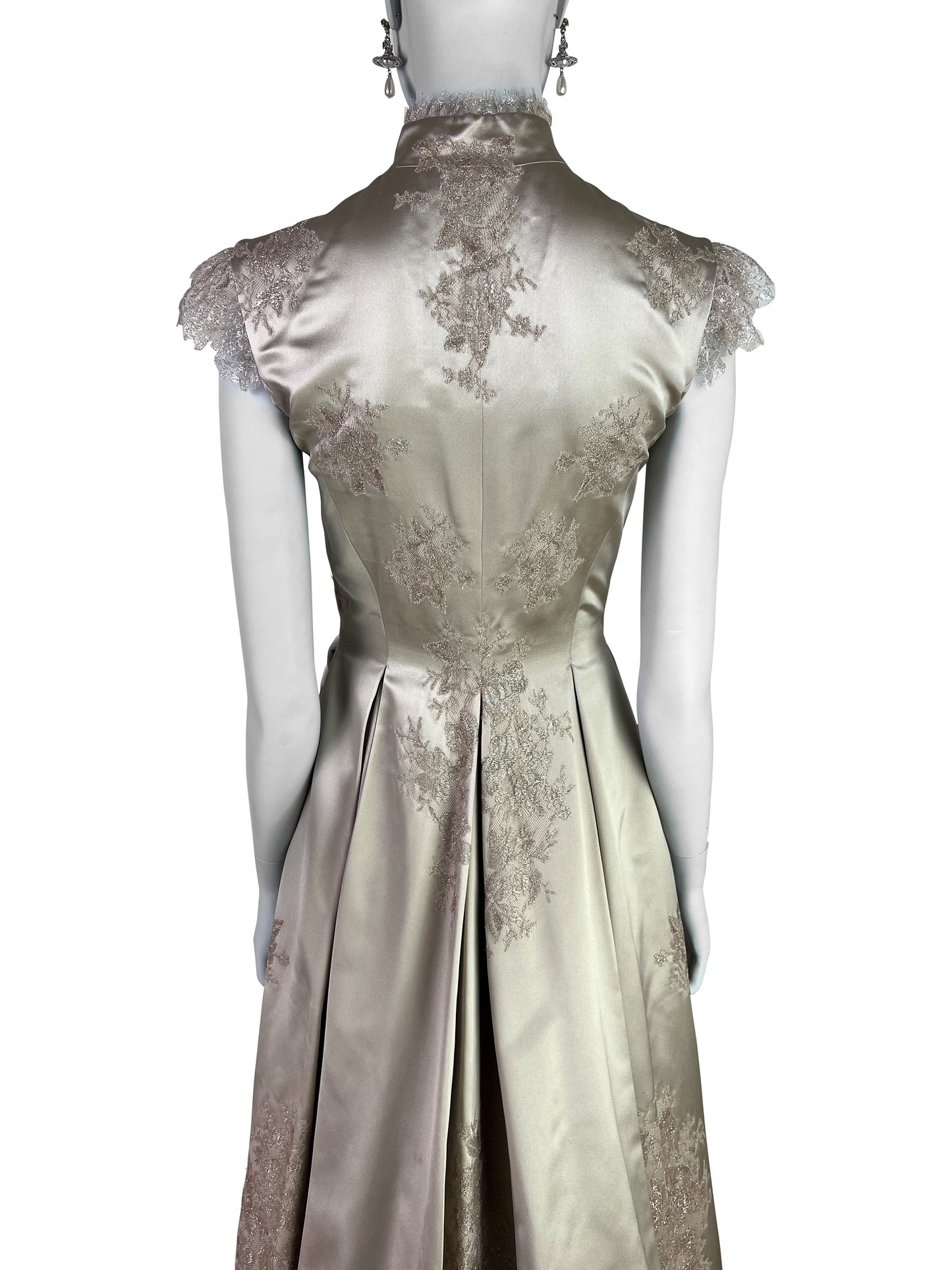 Haute Couture Pierre Balmain by Oscar de la Renta Fall 1998 Runway Ensemble