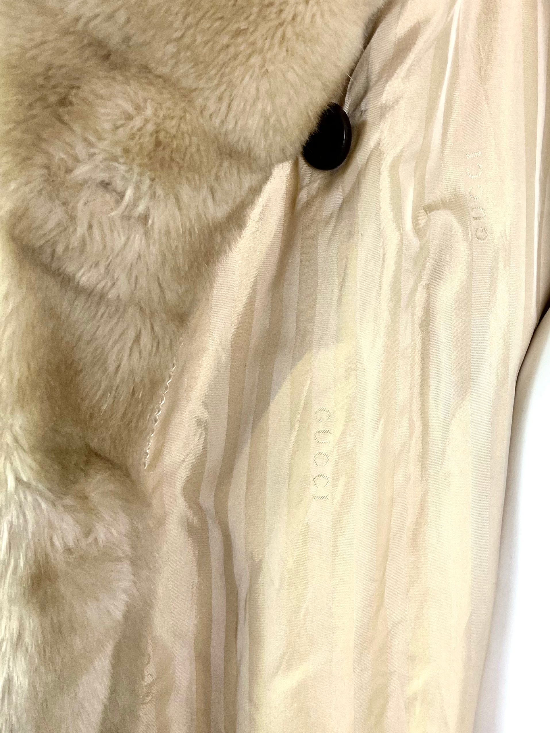 Gucci x Tom Ford Fall 1995 White faux fur coat ref.705723 - Joli Closet